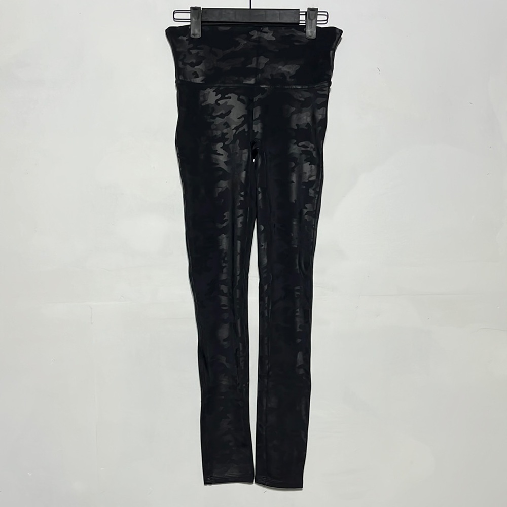 SPANX Slim Built In Contoured Power Waistband Tummy Shaping Camo Leggings Size M - Picture 2 of 7